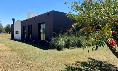 CASA EN VENTA LOBOS 3 DORMITORIOS LA FEDERALA