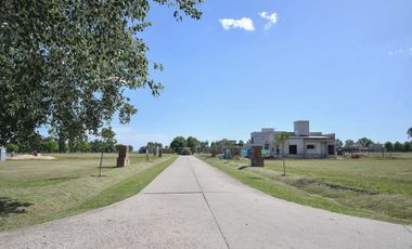 CASA EN VENTA LOBOS 3 DORMITORIOS LA FEDERALA