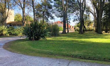 CASA EN VENTA LOBOS 3 DORMITORIOS LA FEDERALA