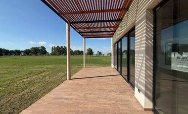 CASA EN VENTA LOBOS 3 DORMITORIOS LA FEDERALA