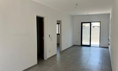 DEPARTAMENTO 2 AMBIENTES C/PATIO JOSE C. PAZ
