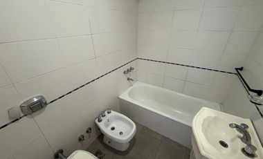 DPTO 2 AMB AL FRENTE EN LOMAS DE ZAMORA