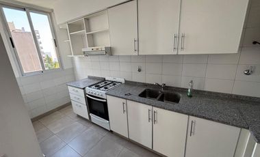 DPTO 2 AMB AL FRENTE EN LOMAS DE ZAMORA