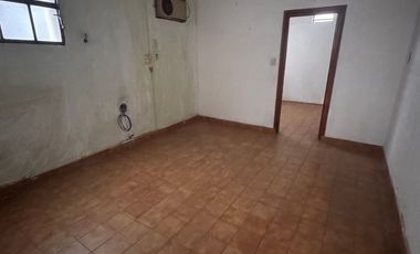 ALQUILER LOCAL SOBRE AVENIDA COMERCIAL LANUS OESTE