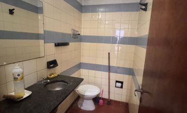 ALQUILER LOCAL SOBRE AVENIDA COMERCIAL LANUS OESTE