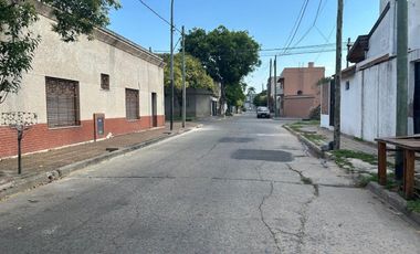 Amplia casa 5 amb en Lanús Oeste