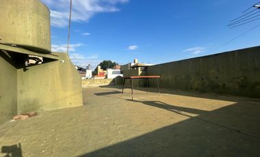 Amplia casa 5 amb en Lanús Oeste