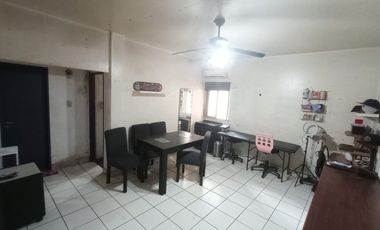 VENTA PH 3 AMB. CIUDADELA PRIMER PISO POR ESCALERA