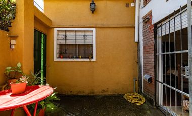 Venta Olivos Ph mas local 4 ambientes terraza