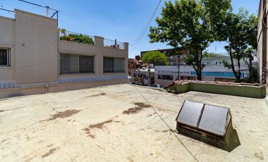 Venta Olivos Ph mas local 4 ambientes terraza