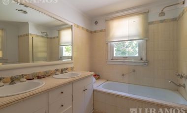 Casa en venta en Las Lomas - Schoenstatt