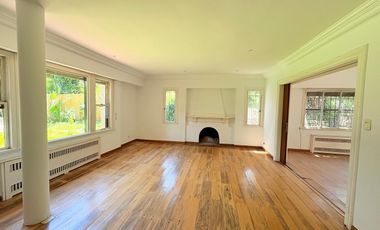 Acassuso via a Libertador, muy buena Casa en Venta, 5 dormitorios , dependencia , pileta