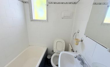 Acassuso via a Libertador, muy buena Casa en Venta, 5 dormitorios , dependencia , pileta