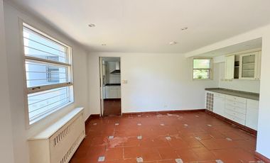 Acassuso via a Libertador, muy buena Casa en Venta, 5 dormitorios , dependencia , pileta