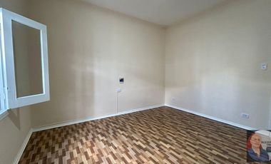 Casa actualmente dividida en 2, con rentas!