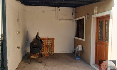 Casa actualmente dividida en 2, con rentas!