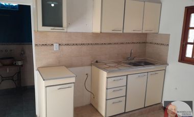 Casa actualmente dividida en 2, con rentas!