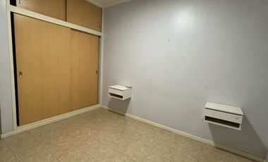 DEPTO DE 2 DORMITORIOS EN ALQUILER CENTRICO CON COCHERA