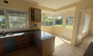 Casa en Alquiler en barrio Santa Maria de Los Olivos, Malvinas Argentinas, Pilar