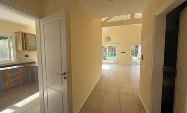 Casa en Alquiler en barrio Santa Maria de Los Olivos, Malvinas Argentinas, Pilar