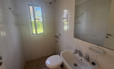 Casa en Alquiler en barrio Santa Maria de Los Olivos, Malvinas Argentinas, Pilar