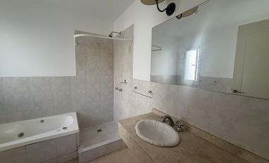 Casa en Alquiler en barrio Santa Maria de Los Olivos, Malvinas Argentinas, Pilar