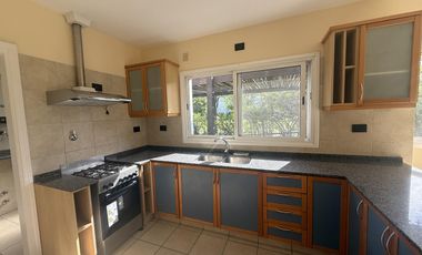 Casa en Alquiler en barrio Santa Maria de Los Olivos, Malvinas Argentinas, Pilar