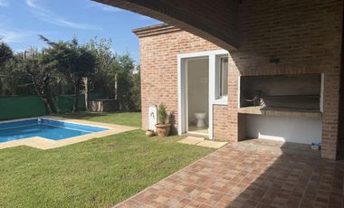 Casa en Alquiler en barrio Santa Maria de Los Olivos, Malvinas Argentinas, Pilar