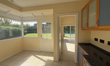 Casa en Alquiler en barrio Santa Maria de Los Olivos, Malvinas Argentinas, Pilar