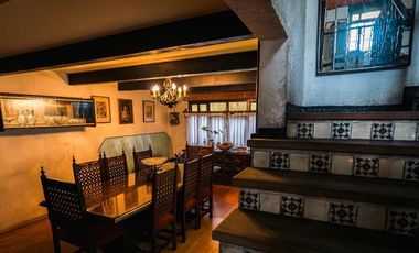 Casa en venta cerca de CU, pintoresca, amplia, segura, estilo colonial y jardín