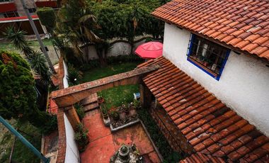 Casa en venta cerca de CU, pintoresca, amplia, segura, estilo colonial y jardín