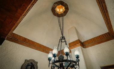 Casa en venta cerca de CU, pintoresca, amplia, segura, estilo colonial y jardín