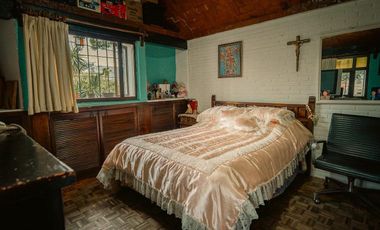 Casa en venta cerca de CU, pintoresca, amplia, segura, estilo colonial y jardín