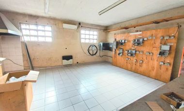 GALPÓN DE 1.385M2 EN CRUCESITA - SALIDA A 2 CALLES