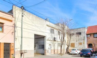 GALPÓN DE 1.385M2 EN CRUCESITA - SALIDA A 2 CALLES