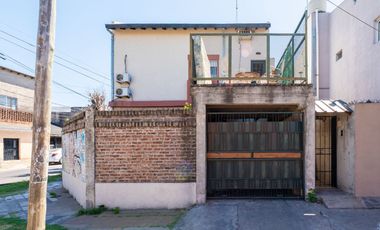 VENTA PH 4 AMB. COCHERA APTO CRED  PERMUTA