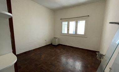 Oficina tipo PH - PB 80m2 c/patio - Boulogne