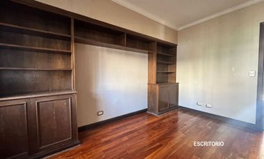 VENTA CASA ACASSUSO 7 AMBIENTES JARDIN PILETA