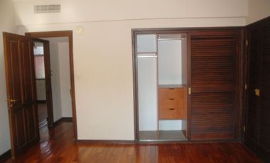 VENTA CASA ACASSUSO 7 AMBIENTES JARDIN PILETA