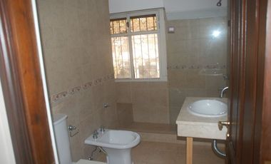 VENTA CASA ACASSUSO 7 AMBIENTES JARDIN PILETA