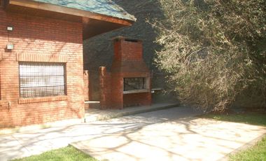 VENTA CASA ACASSUSO 7 AMBIENTES JARDIN PILETA