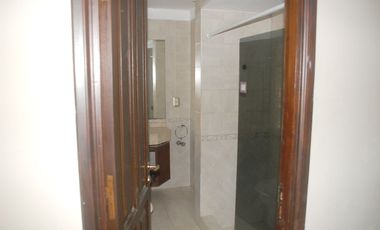 VENTA CASA ACASSUSO 7 AMBIENTES JARDIN PILETA