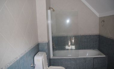 VENTA CASA ACASSUSO 7 AMBIENTES JARDIN PILETA