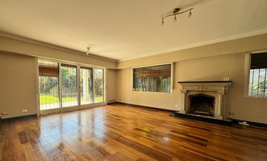 VENTA CASA ACASSUSO 7 AMBIENTES JARDIN PILETA