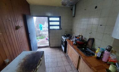 Casa de 2 dorm y cochera en Ciudadela Norte