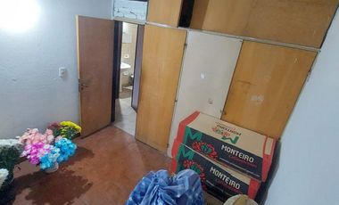 Casa de 2 dorm y cochera en Ciudadela Norte
