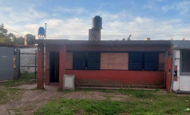 Casa de 2 dorm y cochera en Ciudadela Norte