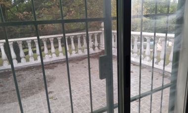 Casa quinta en Del Viso 1500 m2 lote pileta