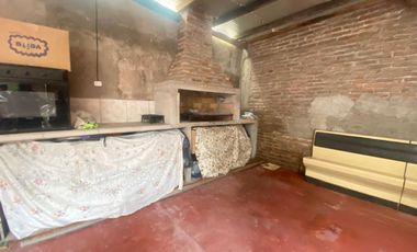 VENTA CASA PATIO, JARDIN,PARRILLA EN EZEIZA