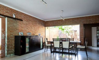 VENTA CASA DE CATEGORIA - COLASTINÉ NORTE